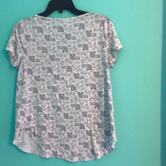 Hollister tee, perfect for summer - Picture 2 of 3